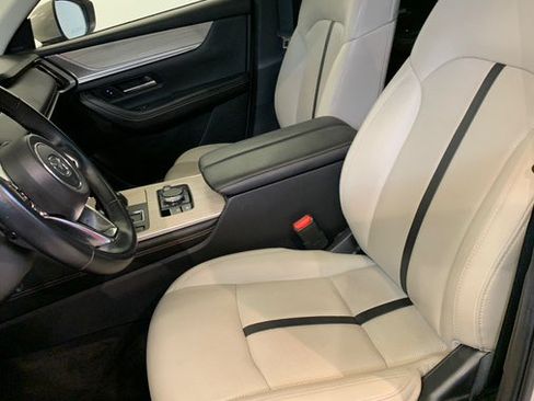 Used 2024 MAZDA CX-90 Plug-In Hybrid w/ Premium Pkg AWD/4WD image 21