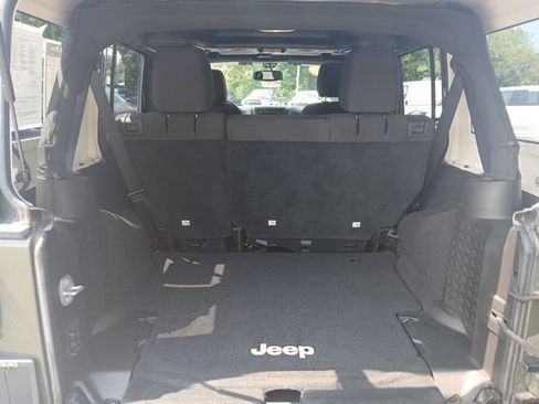 Used 2015 Jeep Wrangler Unlimited Sport w/ Quick Order Package 24S AWD/4WD image 11