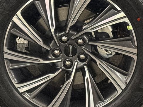 New 2027 Lincoln Aviator AWD image 5