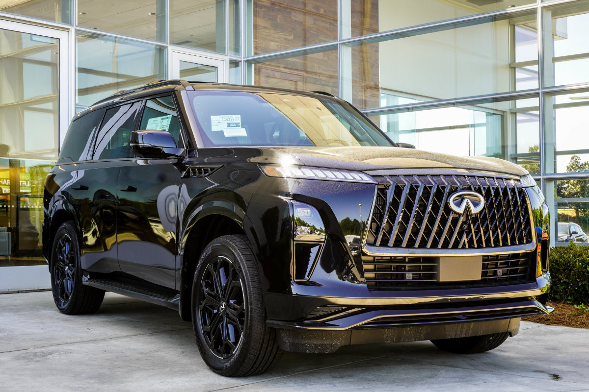 Certified 2026 INFINITI QX80 4WD w/ Sport Exterior Package image 4