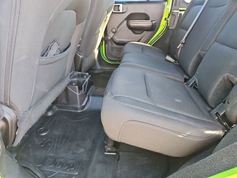 Used 2018 Jeep Wrangler Unlimited Sport image 19