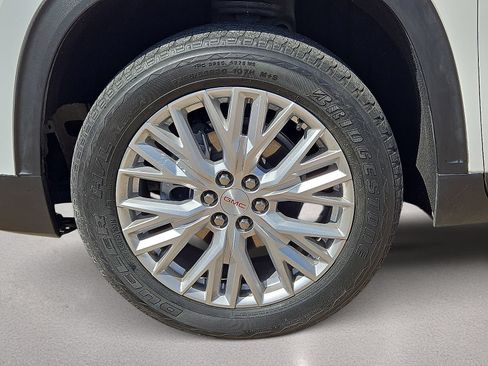 Used 2025 GMC Acadia Elevation w/ Elevation Premium Package FWD image 10