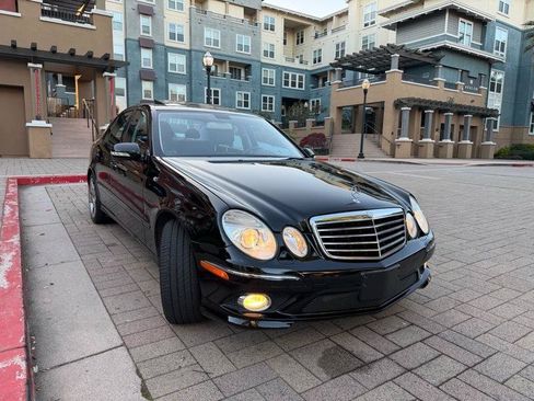 Used 2009 Mercedes-Benz E 550 Sedan image 14