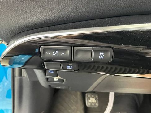 Used 2022 Toyota Prius Prime XLE FWD image 10