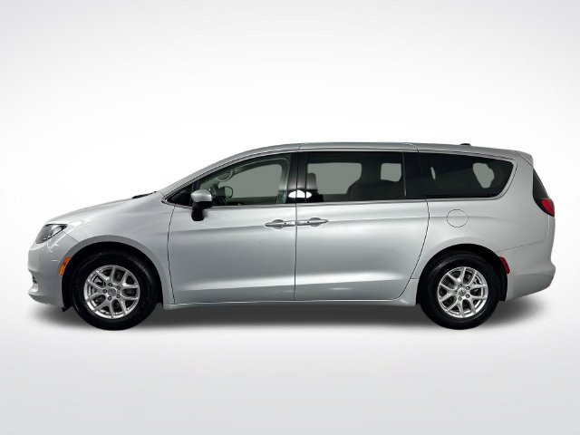 Used 2023 Chrysler Voyager LX FWD image 29