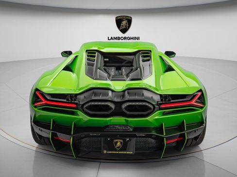 Used 2024 Lamborghini Revuelto AWD/4WD image 32