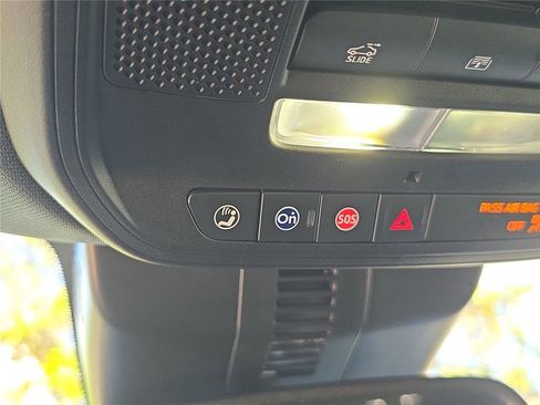 Used 2025 Buick Enclave Sport Touring w/ Power Package FWD image 31