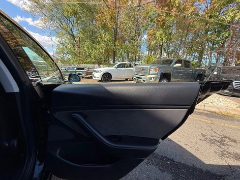 Used 2018 Tesla Model 3 Long Range image 24