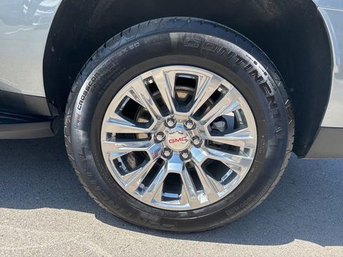 Used 2025 GMC Yukon XL Denali RWD image 31