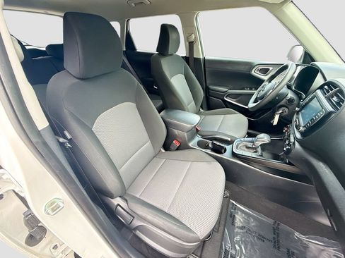 Used 2020 Kia Soul LX FWD image 25