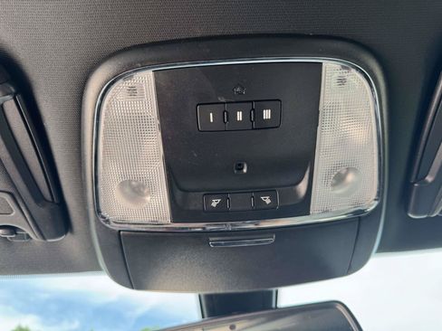 Used 2019 Chrysler 300 S RWD image 28