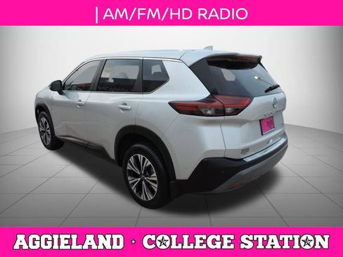 Used 2023 Nissan Rogue SV image 6