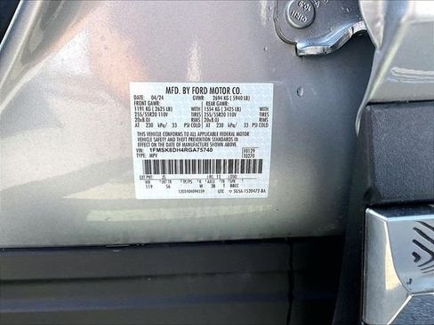 Used 2024 Ford Explorer XLT w/ Equipment Group 202A AWD/4WD image 36