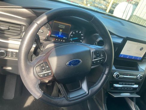 Used 2020 Ford Explorer XLT w/ Comfort Package AWD/4WD image 18