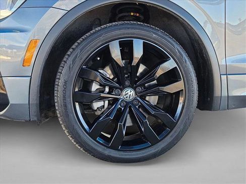 Used 2021 Volkswagen Tiguan SE R-Line image 26