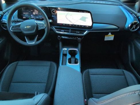 New 2026 Chevrolet Equinox EV LT image 5