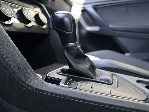 Used 2019 Volkswagen Tiguan SEL FWD image 52