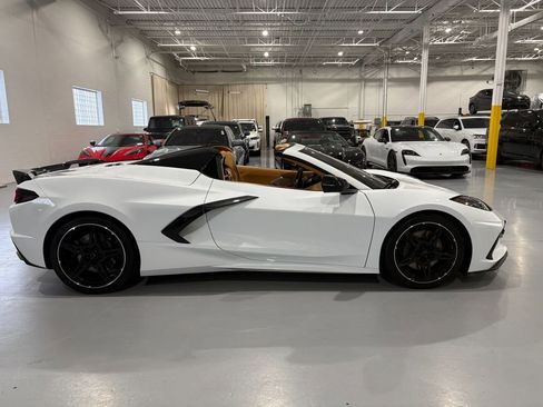 Used 2021 Chevrolet Corvette Stingray Premium Conv w/ Z51 Performance Package RWD image 15