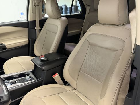 Used 2020 Ford Explorer Limited AWD/4WD image 22