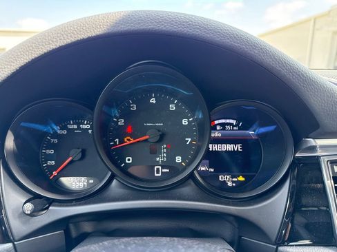 Used 2018 Porsche Macan AWD/4WD image 18