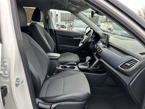 Used 2023 Kia Seltos S w/ Navigation Package image 12