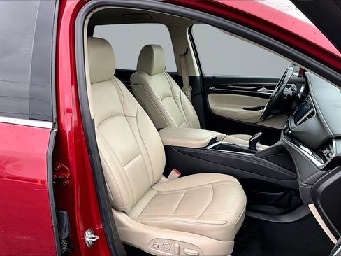 Used 2020 Buick Enclave Premium w/ Sun and Sites Package image 7