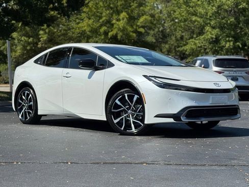 New 2026 Toyota Prius Plug-In Hybrid image 2