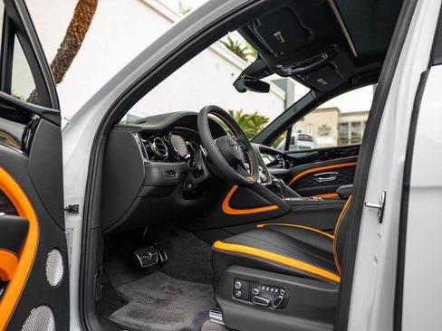 New 2026 Bentley Bentayga Speed image 2