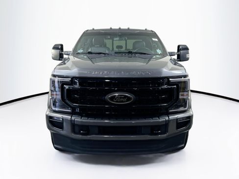 Used 2022 Ford F250 Lariat w/ Black Appearance Package AWD/4WD image 2