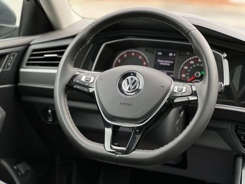 Used 2021 Volkswagen Jetta SE FWD image 30