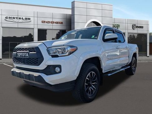 Used 2018 Toyota Tacoma SR5 image 9