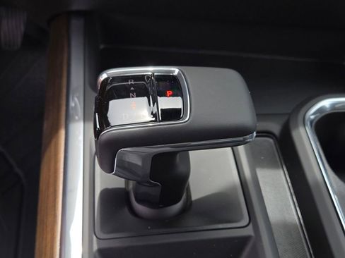 New 2026 Chevrolet Silverado 1500 High Country AWD/4WD image 14
