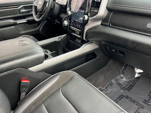 Used 2025 RAM 1500 Laramie image 14