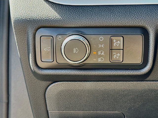 Certified 2020 Ford Explorer XLT w/ Equipment Group 202A AWD/4WD image 16
