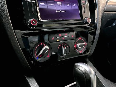 Used 2017 Volkswagen Jetta Sport FWD image 15