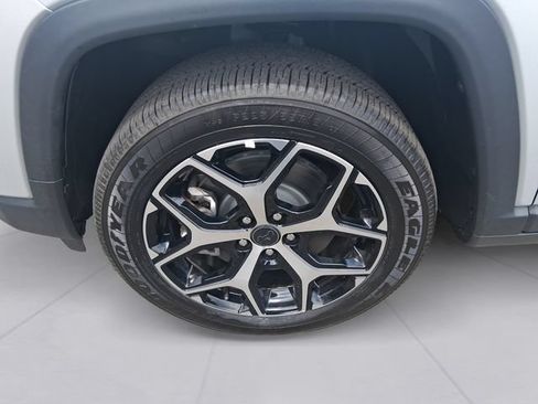 Used 2025 Jeep Compass Limited AWD/4WD image 9