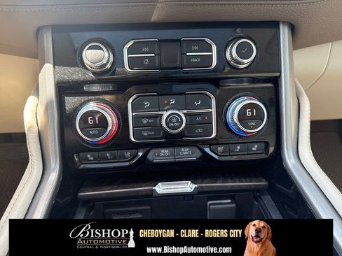 Used 2021 GMC Yukon XL Denali AWD/4WD image 25