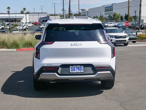 New 2026 Kia EV9 Wind image 6