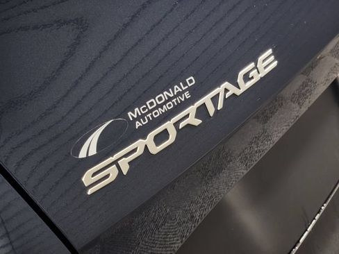 Used 2023 Kia Sportage EX AWD/4WD image 11