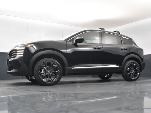 New 2026 Nissan Kicks SR w/ Illumination Package image 40