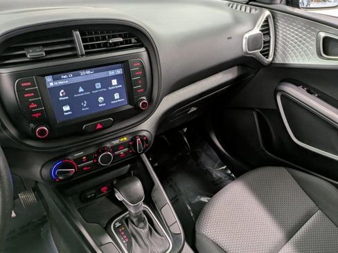 Used 2020 Kia Soul LX image 11