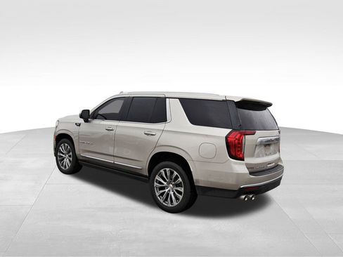 Used 2021 GMC Yukon Denali w/ Denali Premium Package image 3