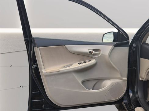 Used 2013 Toyota Corolla L FWD image 14