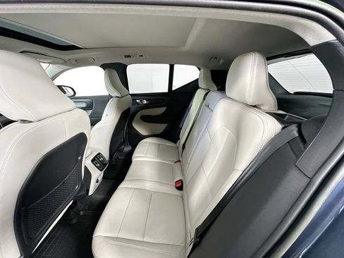 Used 2022 Volvo XC40 T4 Inscription w/ Advanced Package FWD image 25