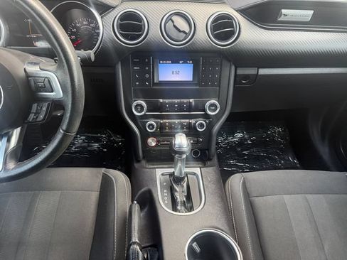 Used 2019 Ford Mustang Coupe RWD image 3