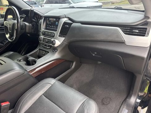 Used 2020 GMC Yukon XL SLT AWD/4WD image 14