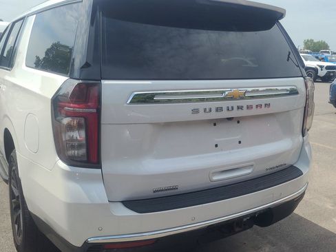 Used 2023 Chevrolet Suburban Premier AWD/4WD image 6