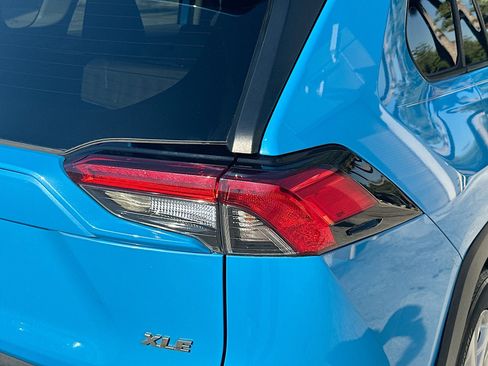 Used 2020 Toyota RAV4 XLE image 27