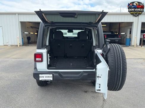 Used 2025 Jeep Wrangler Unlimited Sport AWD/4WD image 21