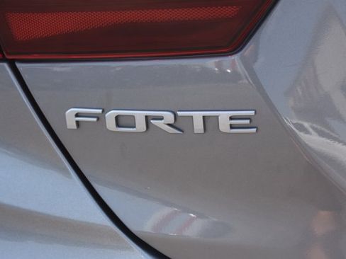 Used 2024 Kia Forte LXS FWD image 7